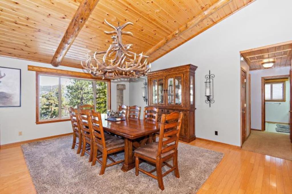 Custom Single Story Cabin With Jacuzzi Pool Table & Big Game Room With Arcade Games Биг Бэар Лейк Экстерьер фото