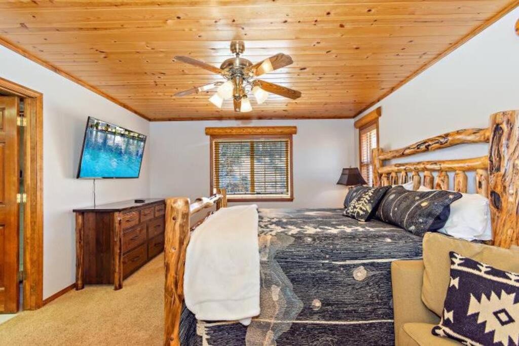 Custom Single Story Cabin With Jacuzzi Pool Table & Big Game Room With Arcade Games Биг Бэар Лейк Экстерьер фото